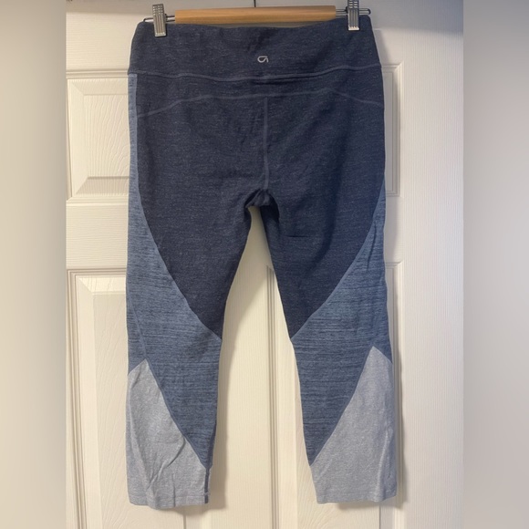 Gap Fit blue leggings - Picture 3 of 7